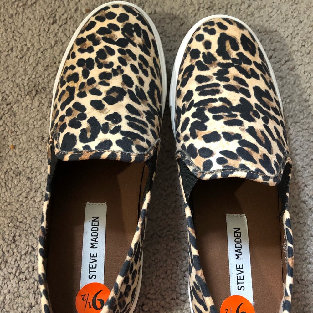 Never worn !